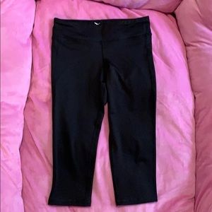 Old Navy Active black leggings for girls.